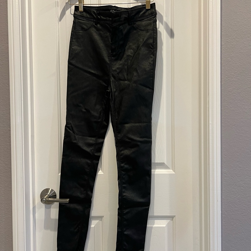 10. NWOT Black Women's Skinny Ponte Posh